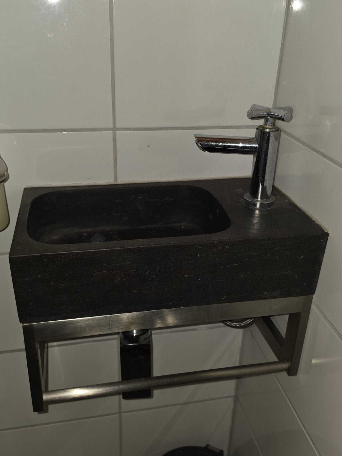 Natuursteen wastafel met kraan en onderstel, Ophalen, Gebruikt, Rvs, Wastafel