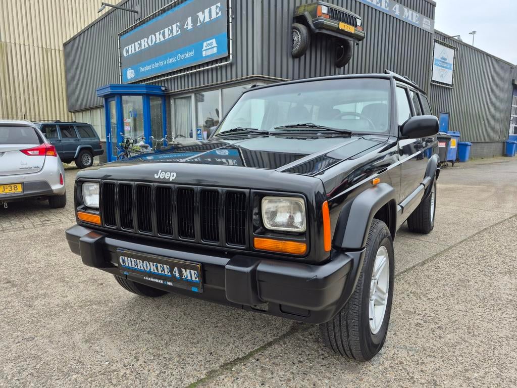 JEEP CHEROKEE 1998 DAPPERE ZWARTE STRIJDER !!, Auto's, Jeep, Automaat, 15500 kg, Stof, 4x4
