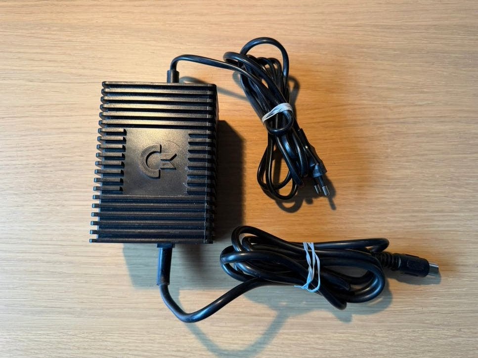 Commodore Amiga CD32 originele werkende voedingsadapter, Ophalen of Verzenden