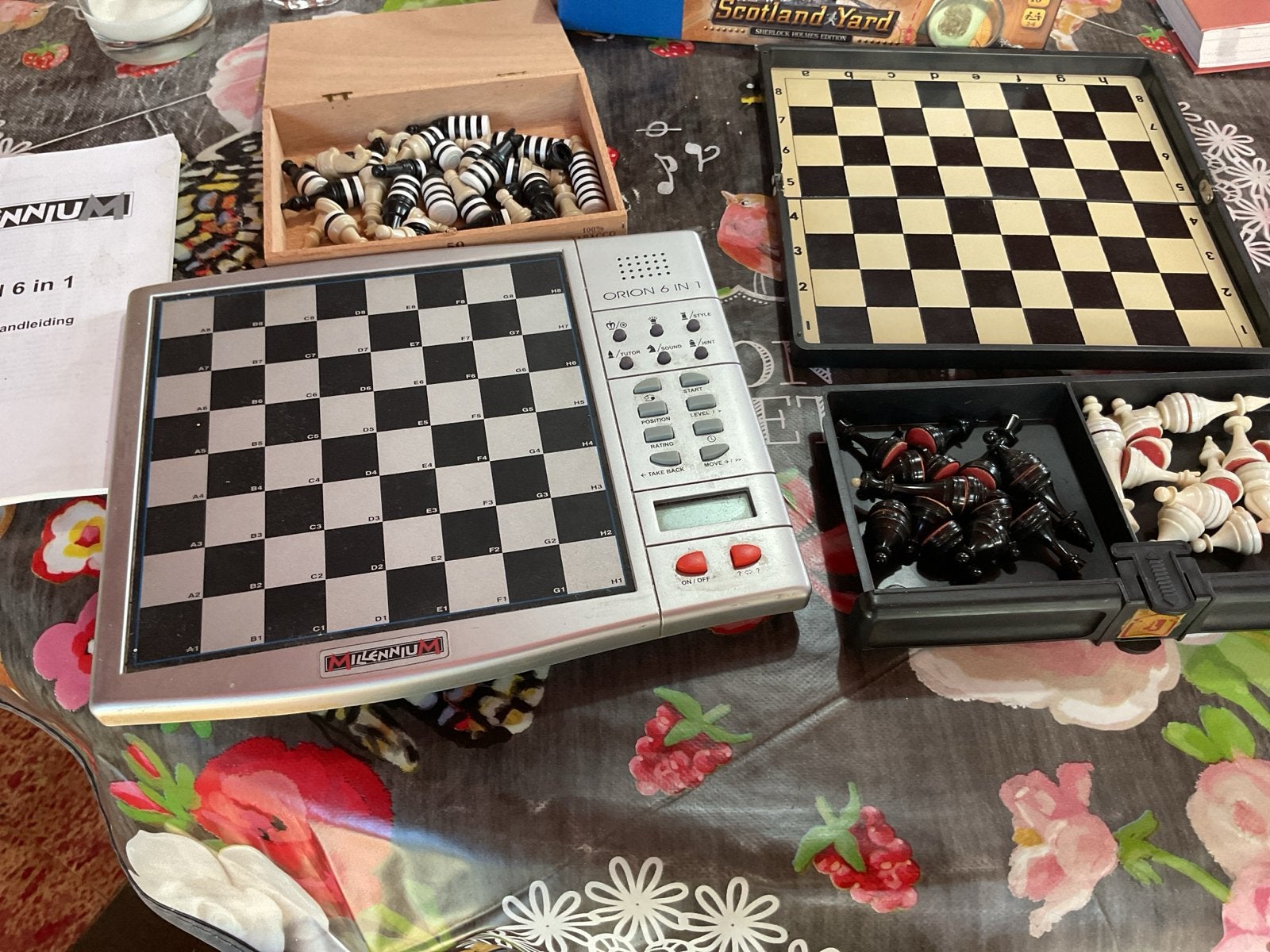 Millennium Orion 6-in-1 en Reis Schaakspel, Een of twee spelers, Ophalen of Verzenden, Gebruikt, Reisspel