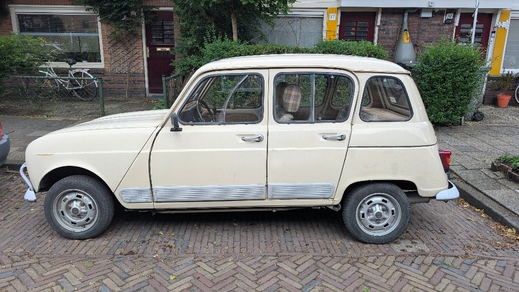Renault 4 1.1 GTL 1983 Beige, Auto's, Renault, 46 pk, Beige, 4 cilinders, 4 stoelen