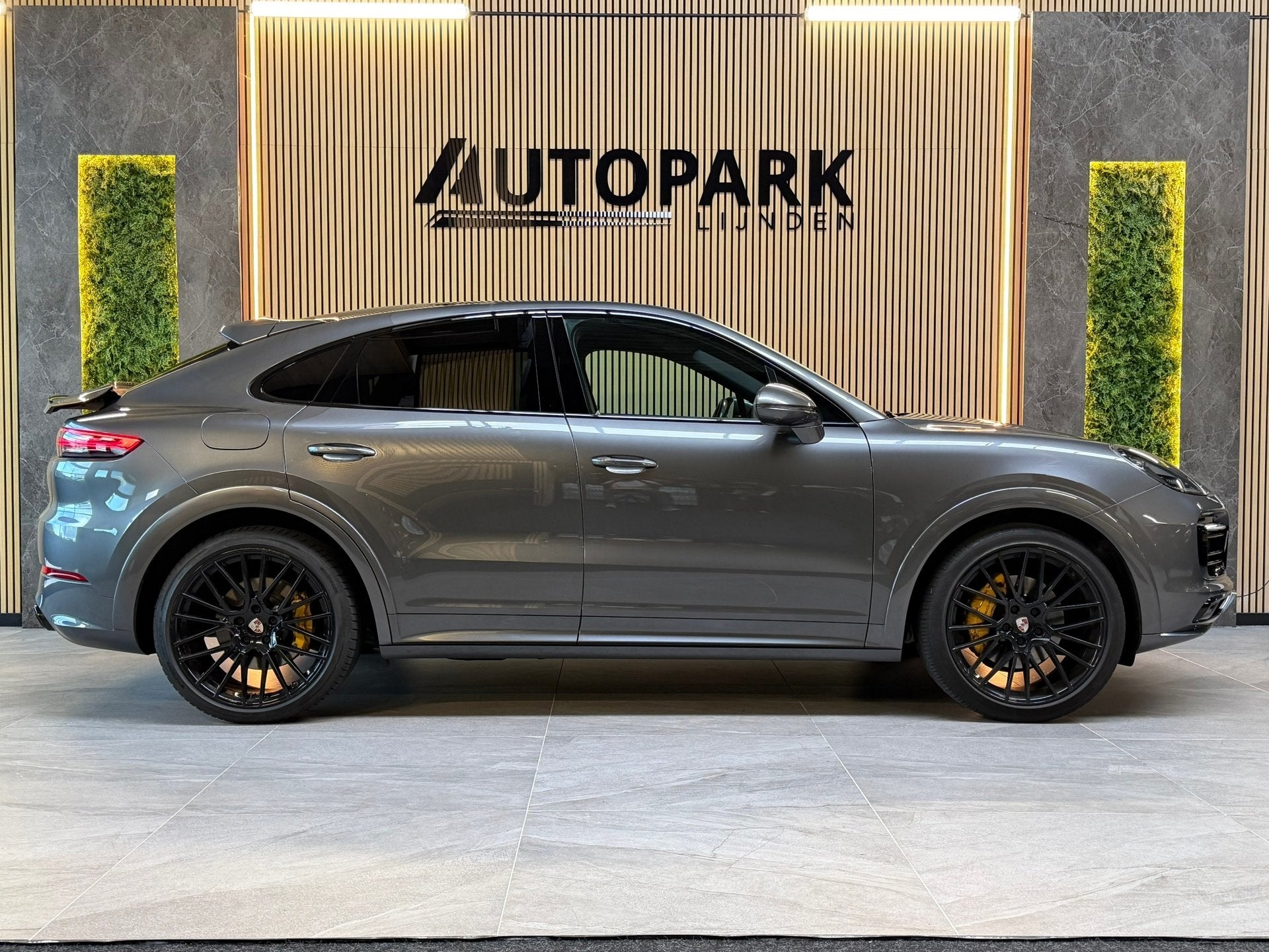 Foto 6 van Porsche Cayenne Coupé 3.0 E-Hybrid PANO|BOSE|SOFTCLOSE|SPOR