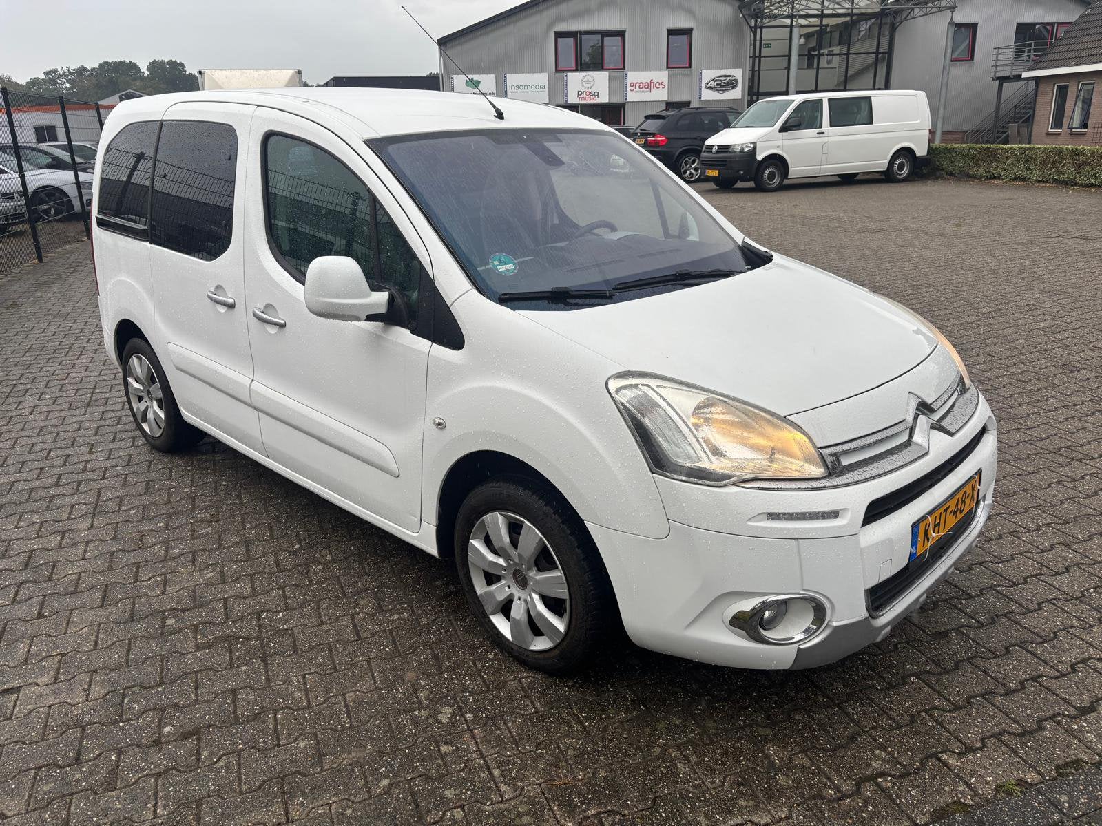 Zeer mooie citroen berlingo 1,6 met airco, Auto's, Citroën, Voorwielaandrijving, Euro 5, 4 cilinders, Met garantie (alle)