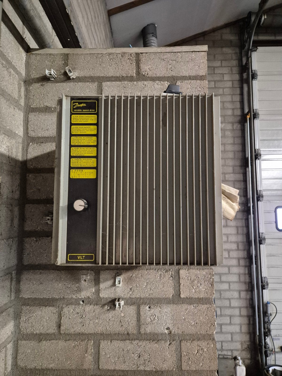 Danfoss VLT101 IP54 Frequentieregelaar 3x380V/415V 1.2-1.5kW, Ophalen, Zo goed als nieuw