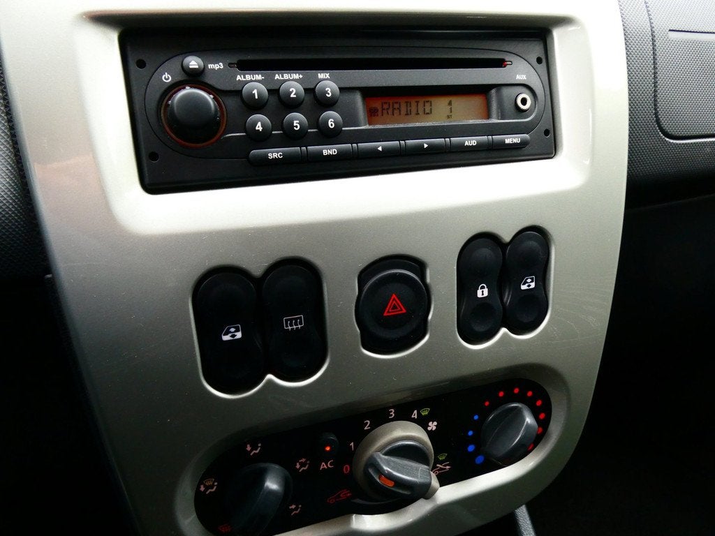 Dacia Sandero 1.2 Blackline 1e eigenaar 5-deurs Airco 119.00, Voorwielaandrijving, Euro 5, Stof, Gebruikt
