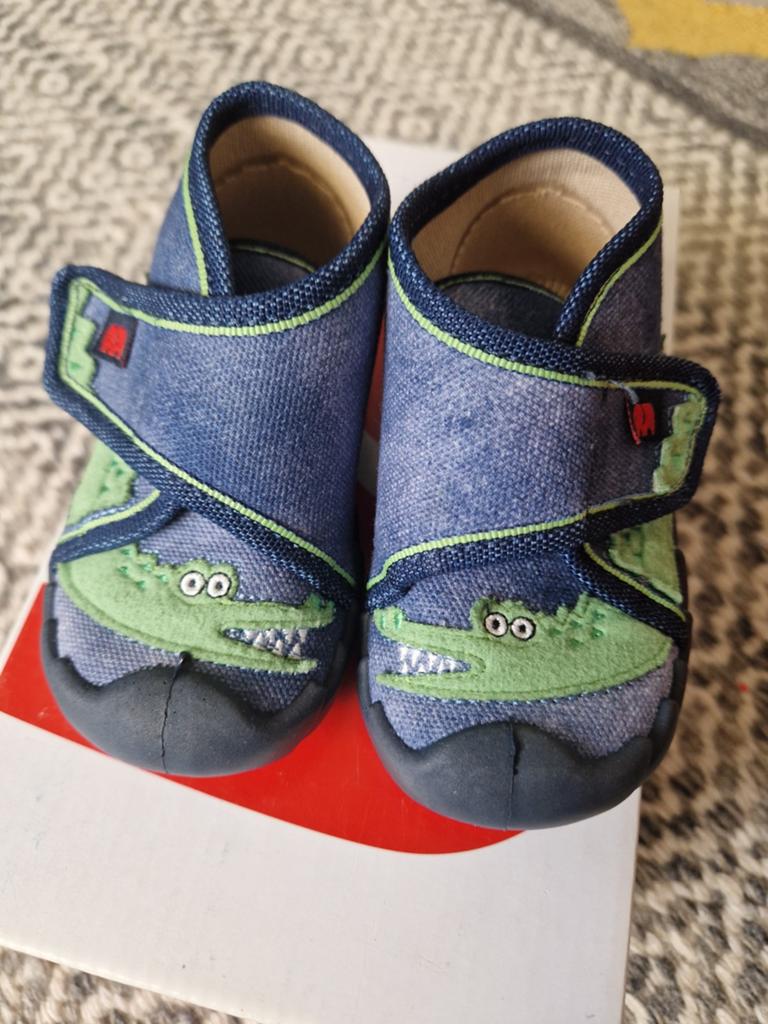 Elefanten babyschoentjes maat 19 met krokodil, Schoentjes, Ophalen of Verzenden, Zo goed als nieuw, Elefanten