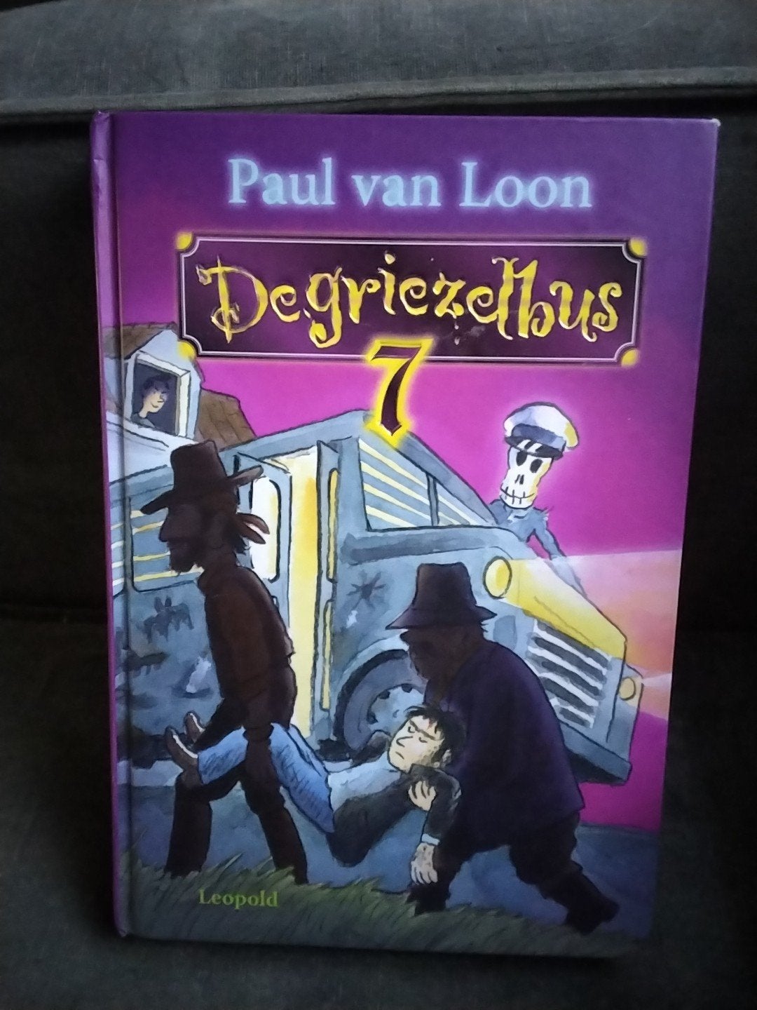 De Griezelbus 7 - Paul van Loon (Kinderboek), Ophalen of Verzenden, Zo goed als nieuw, Paul van Loon, Fictie
