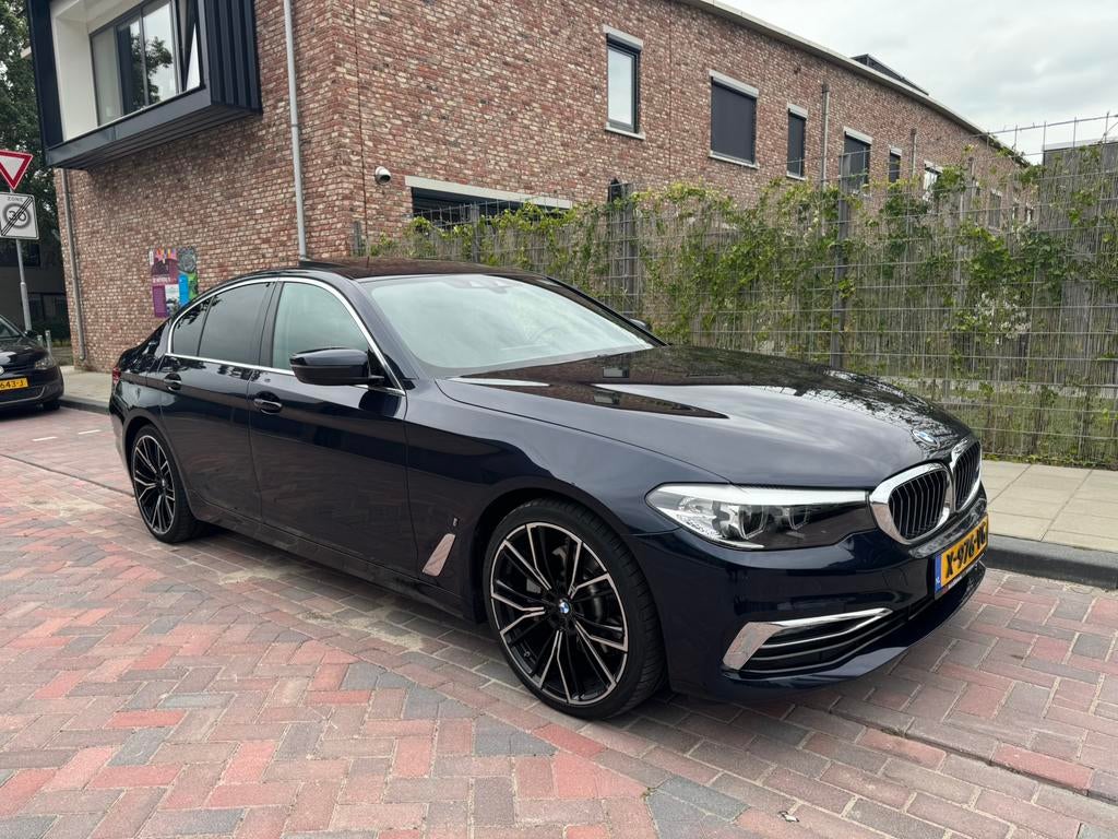 BMW 5-Serie 530e 184pk Aut. 2019 DEALER ONDERHOUDEN, Auto's, 1998 cc, Achterwielaandrijving, 4 cilinders, Bruin