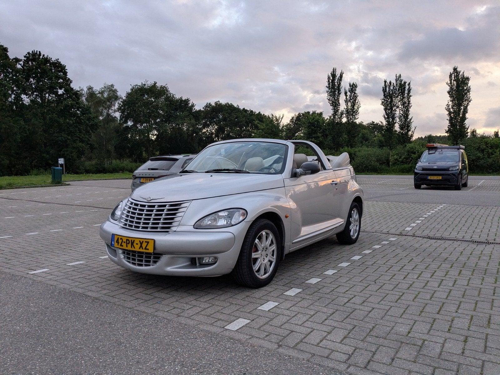 Chrysler PT Cruiser 2.4 I 16V Turbo Cabrio 2004 Grijs, Auto's, Chrysler, Voorwielaandrijving, 450 kg, 223 pk, 4 cilinders