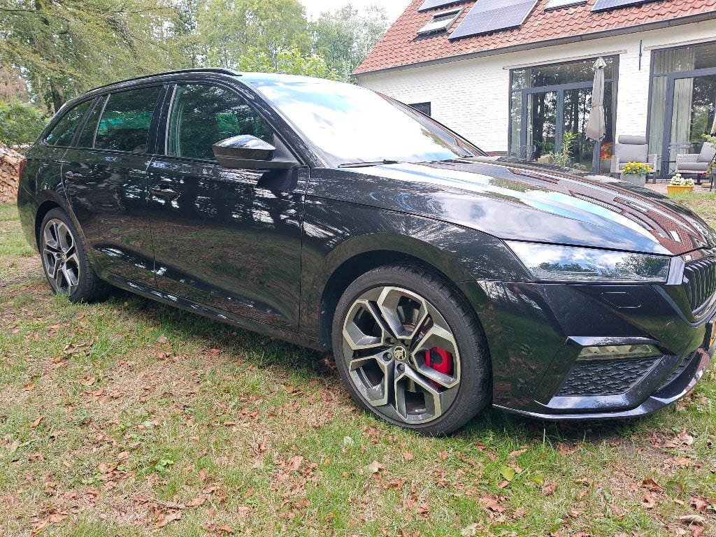 Skoda Octavia Combi RS 1.4TSI iV 245pk|Pano|HUD|Mas|DSG|Full, Auto's, Parkeerassistent, 4 cilinders, Alcantara, Zwart