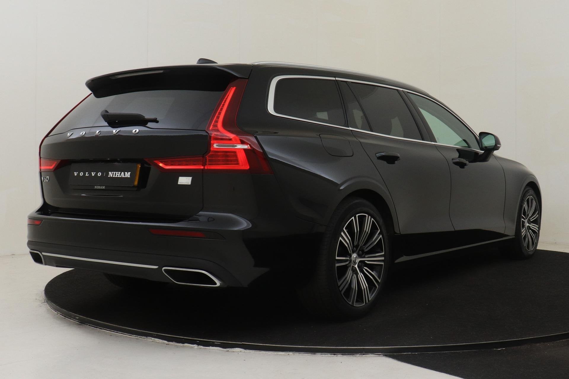 Volvo V60 T8 RECHARGE AWD INSCRIPTION *LONG RANGE!* -PANO.DA, Auto's, Volvo, Automaat, 12 maanden, Gebruikt, Euro 6