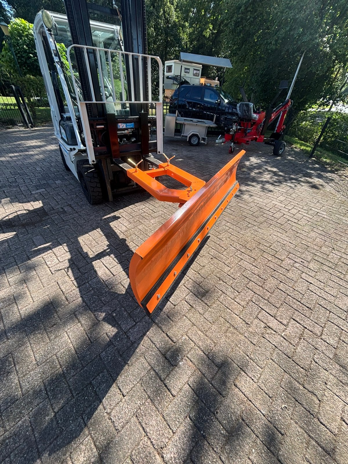 Sneeuwschuif voor heftruck/minishovel, Ophalen