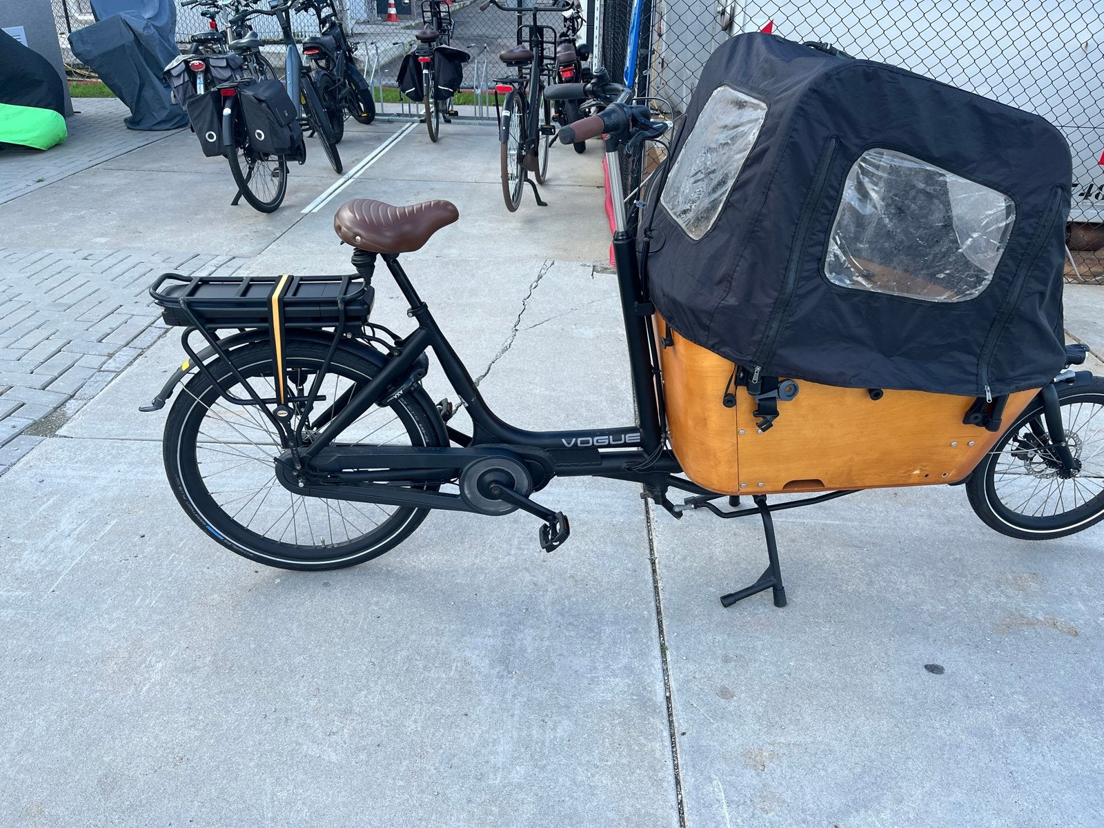 Vogue Bakfiets Tweewieler - Elektrisch met Huif, Elektrisch, Zo goed als nieuw, 2 kinderen, Schijfrem