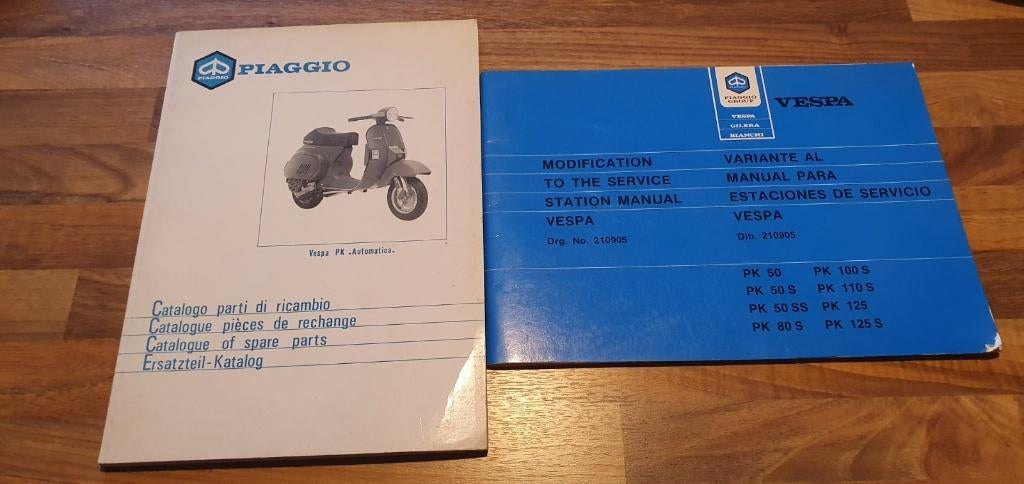 Vespa PK50 80 125 catalogus 2x, Ophalen, Zo goed als nieuw