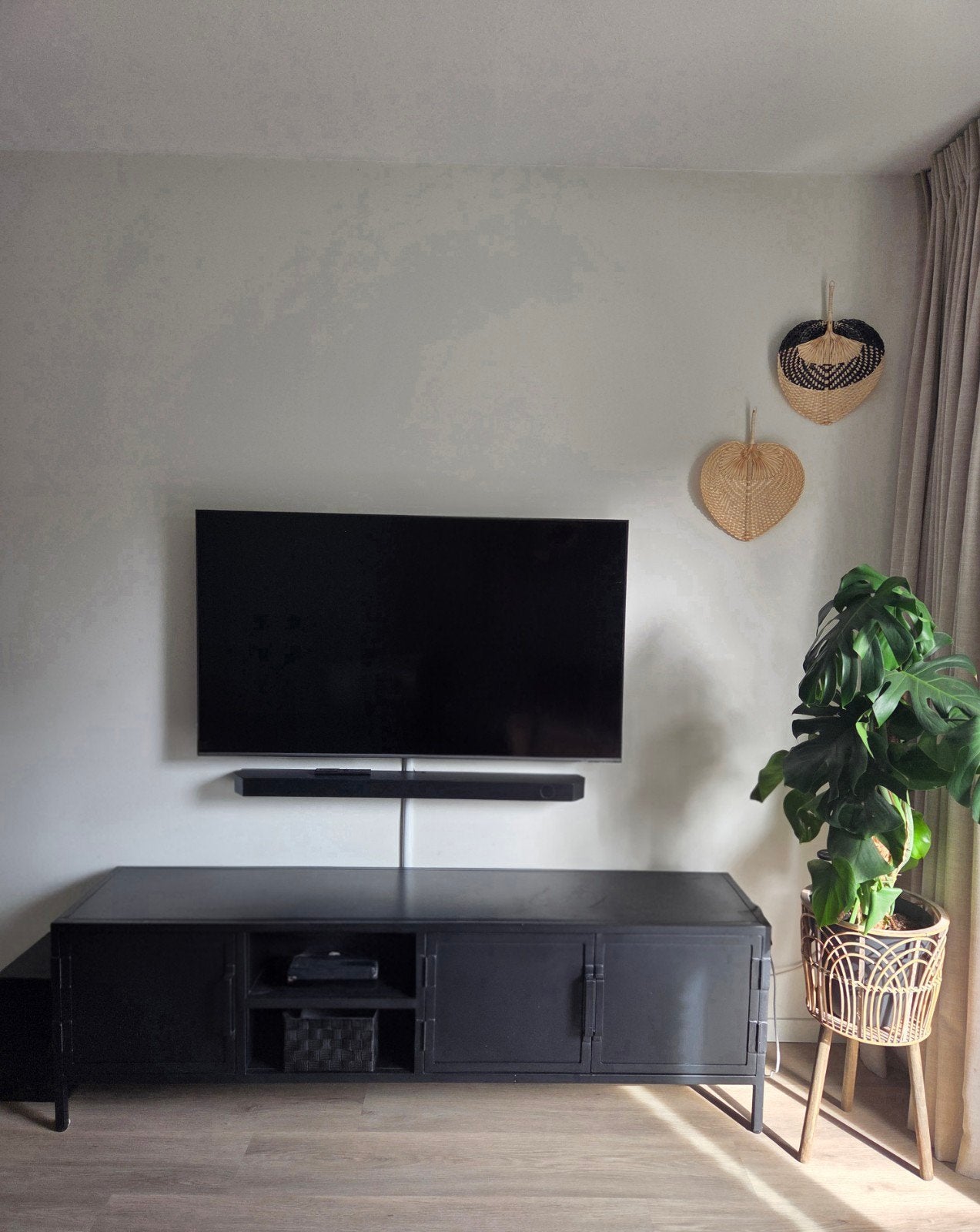 Zwart industrieel TV-meubel WOOOD 180x40x55, Ophalen, Gebruikt, 150 tot 200 cm, Modern industrieel