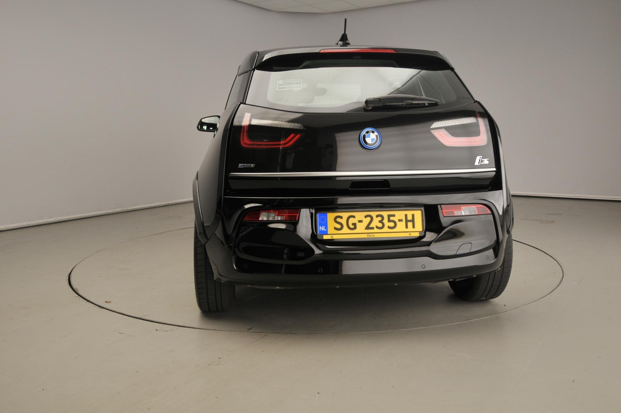 BMW i3 S 94Ah 33 kWh SoH 89,7% | Schuifdak | Harman/Kardon |, Automaat, 4 stoelen, 43 €/maand, Zwart