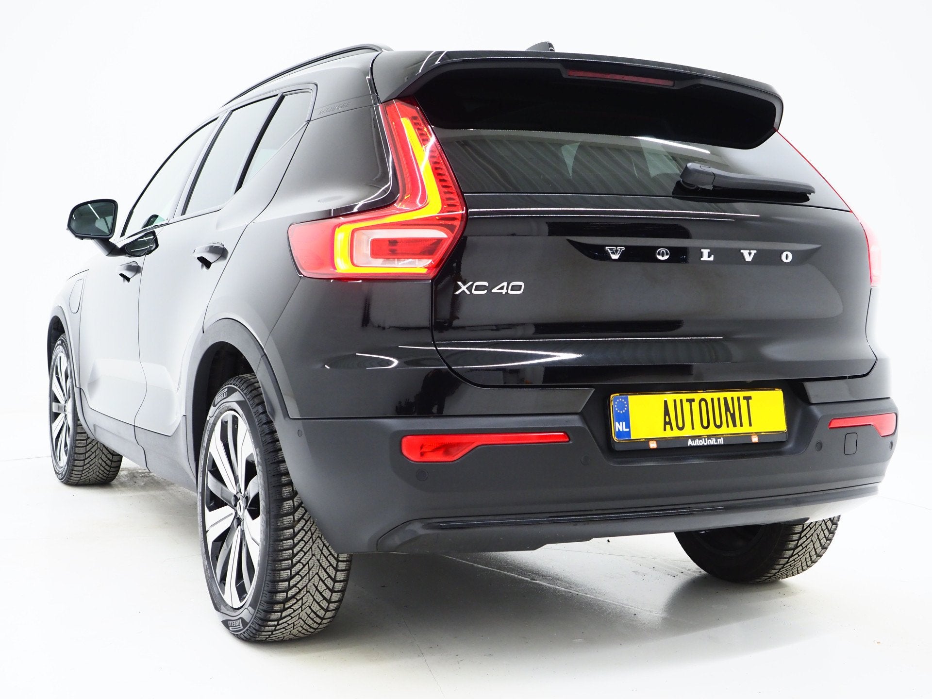 Volvo XC40 1.5 T5 Plug-in hybrid Ultimate Dark | Panoramadak, Dealer onderhouden, Gebruikt, Zwart, Bedrijf