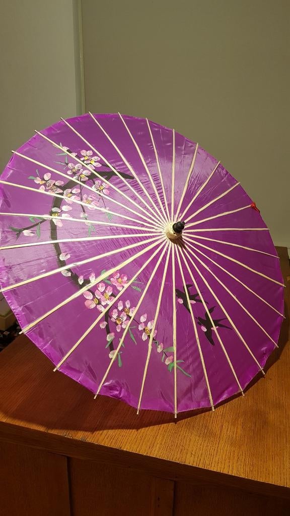 Decoratieve Chinese parasol met bloesemprint - Paars, Sieraden, Tassen en Uiterlijk, Paraplu's, Ophalen of Verzenden, Zo goed als nieuw