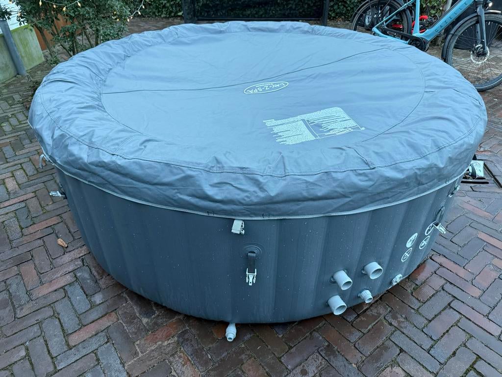 Lay-Z-Spa Santorini Jacuzzi zo goed als nieuw, Ophalen, Zo goed als nieuw, Filter, Opblaasbaar