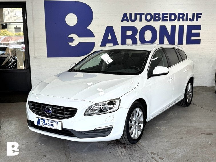 Volvo V60 1.5 T3 Polar+ dealer onderhouden, Stof, 4 cilinders, Wit, Origineel Nederlands