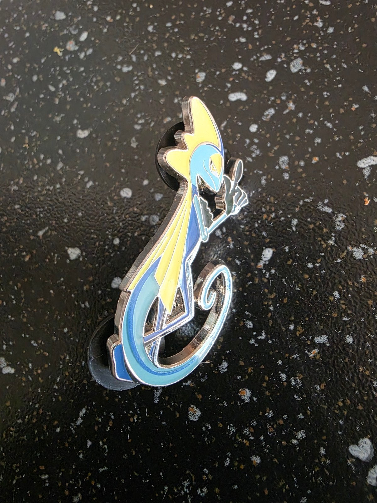 Inteleon Pokémon Pin - Nieuwstaat, Verzamelen, Speldjes, Pins en Buttons, Ophalen of Verzenden, Nieuw, Figuurtje, Speldje of Pin