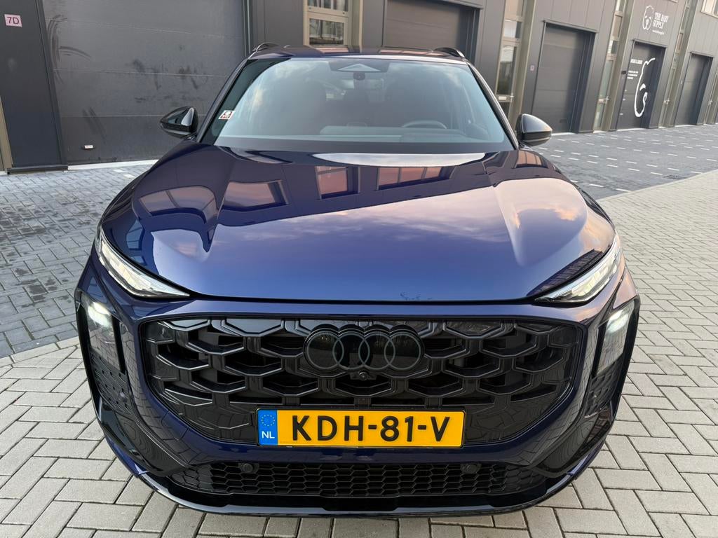 Audi Q3 35 Tfsi 150pk S Nieuwe Model Quattro 2026 Blauw pano, Auto's, 4 cilinders, Blauw, Bedrijf, Dealer onderhouden