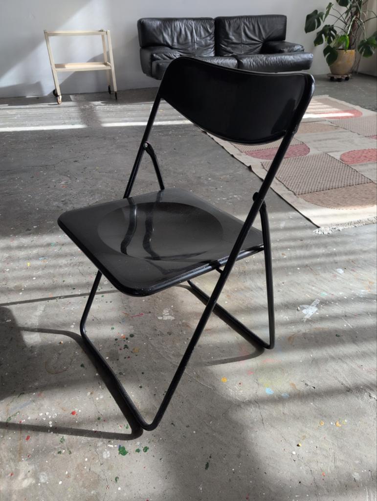 Ikea Klapstoel Zwart - Handig en Compact, Huis en Inrichting, Stoelen, Ophalen, Kunststof, Gebruikt, Zwart
