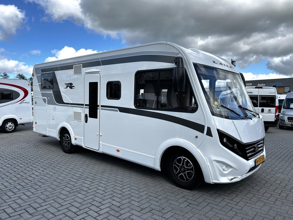 Laika Kosmo 909 L enkele-bedden/9-traps automaat/integraal, Fiat, 7 tot 8 meter, Bedrijf, Diesel