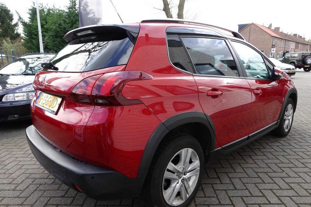 Peugeot 2008 1.2 PURET. SIGNATURE, Auto's, Euro 6, 1199 cc, 49 €/maand, Origineel Nederlands