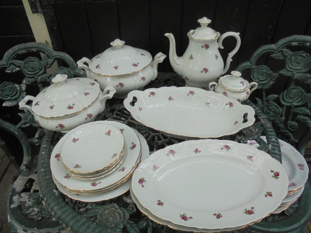 M Z serviesdelen vol met roze roosjes, Koffiepot, schalen, Antiek en Kunst, Antiek | Servies los, Ophalen of Verzenden