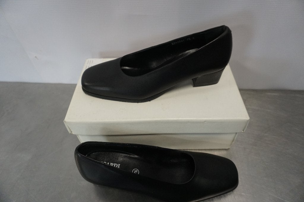 Nieuw! Picardi zwarte pumps lage hakjes hak | mt 7,5 - 42,5, Kleding | Dames, Schoenen, Pumps, Zwart, Nieuw, Ophalen of Verzenden