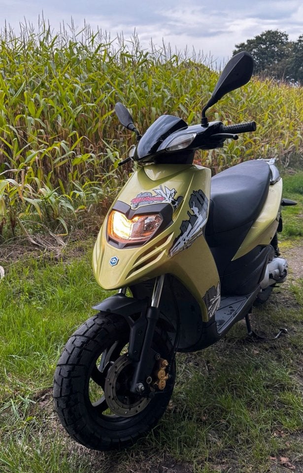 piaggio typhoon 2019 2t, Ophalen of Verzenden, Zo goed als nieuw
