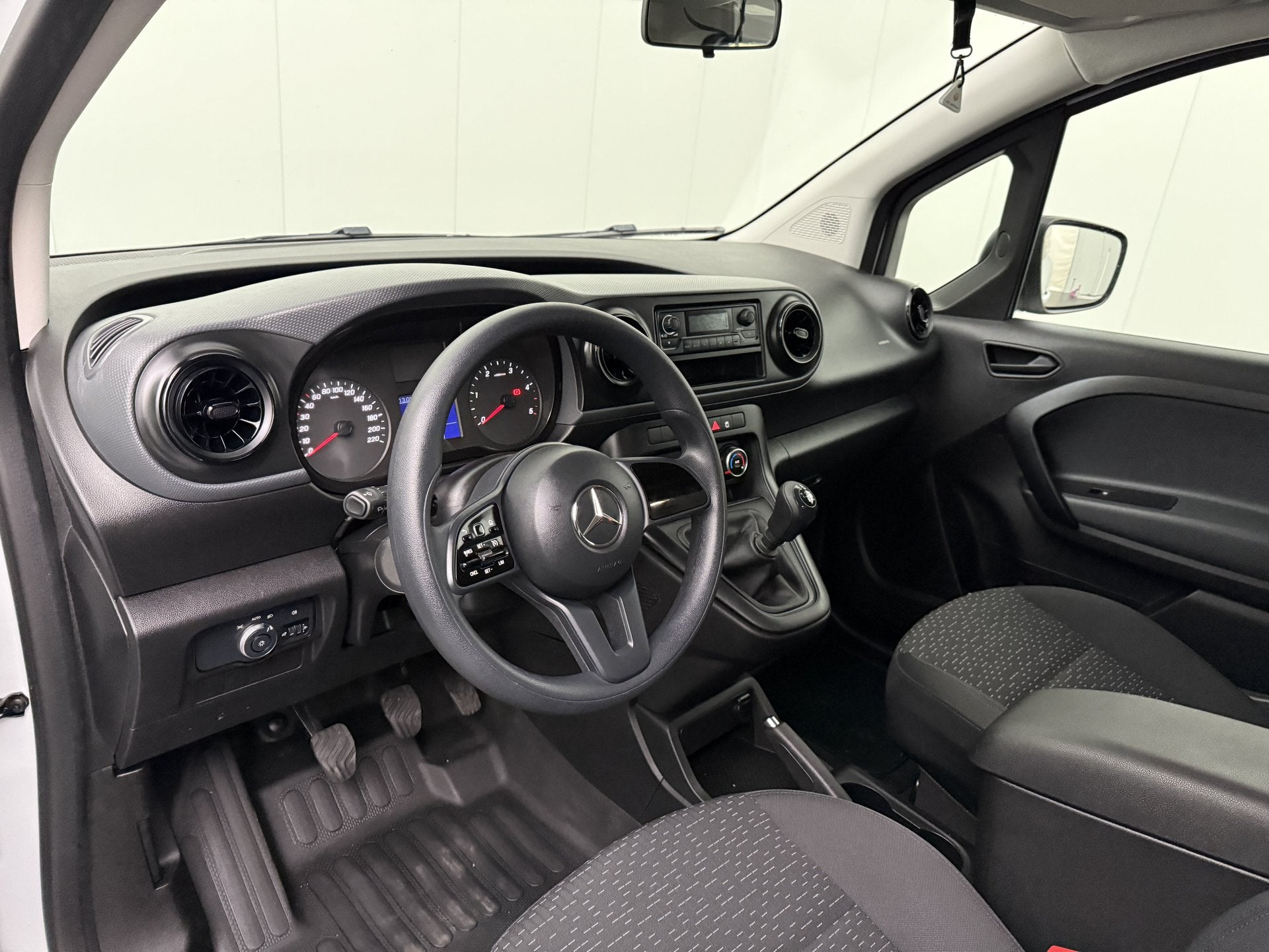 Mercedes-Benz Citan Pro Business | Euro 6 | Airco | Cruise |, Voorwielaandrijving, Stof, Gebruikt, Multifunctioneel stuurwiel