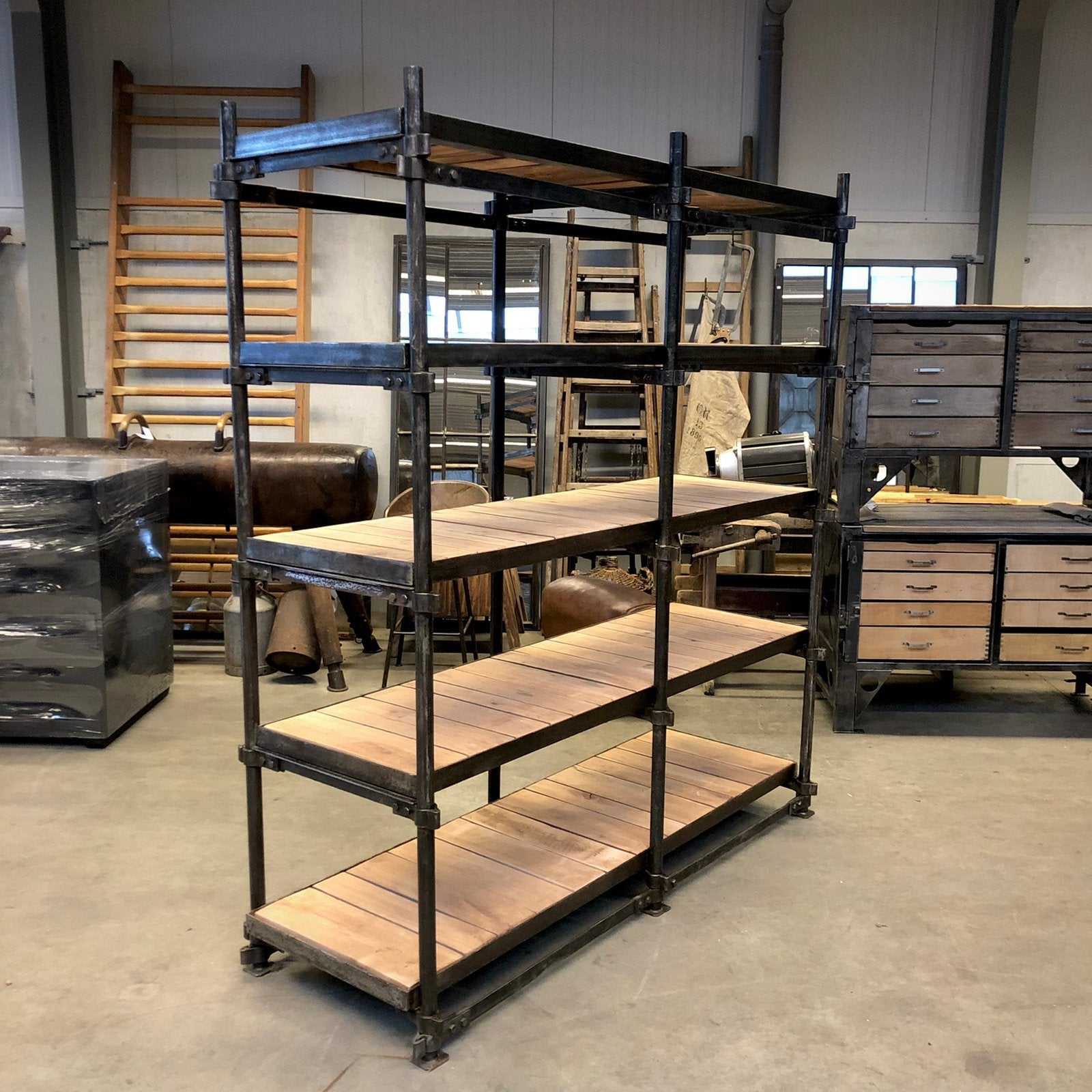 Oude stellingkast, industriële stelling, vintage kast,, Antiek en Kunst, Ophalen