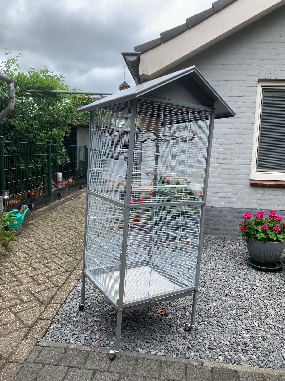 Zo goed als nieuwe verrijdbare vogelkooi, Ophalen, Zo goed als nieuw, Metaal, Vogelkooi