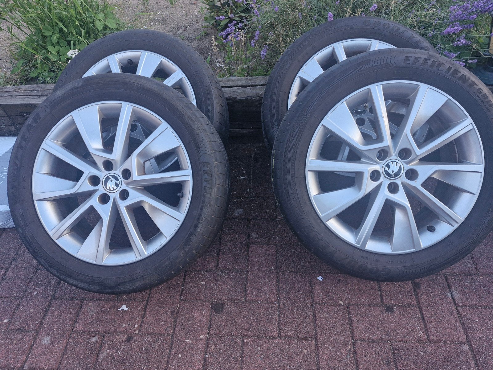 17 inch Velgen Skoda Kamiq+Skoda Scala, Auto-onderdelen, Banden en Velgen, Ophalen, 17 inch, 205 mm, Personenwagen