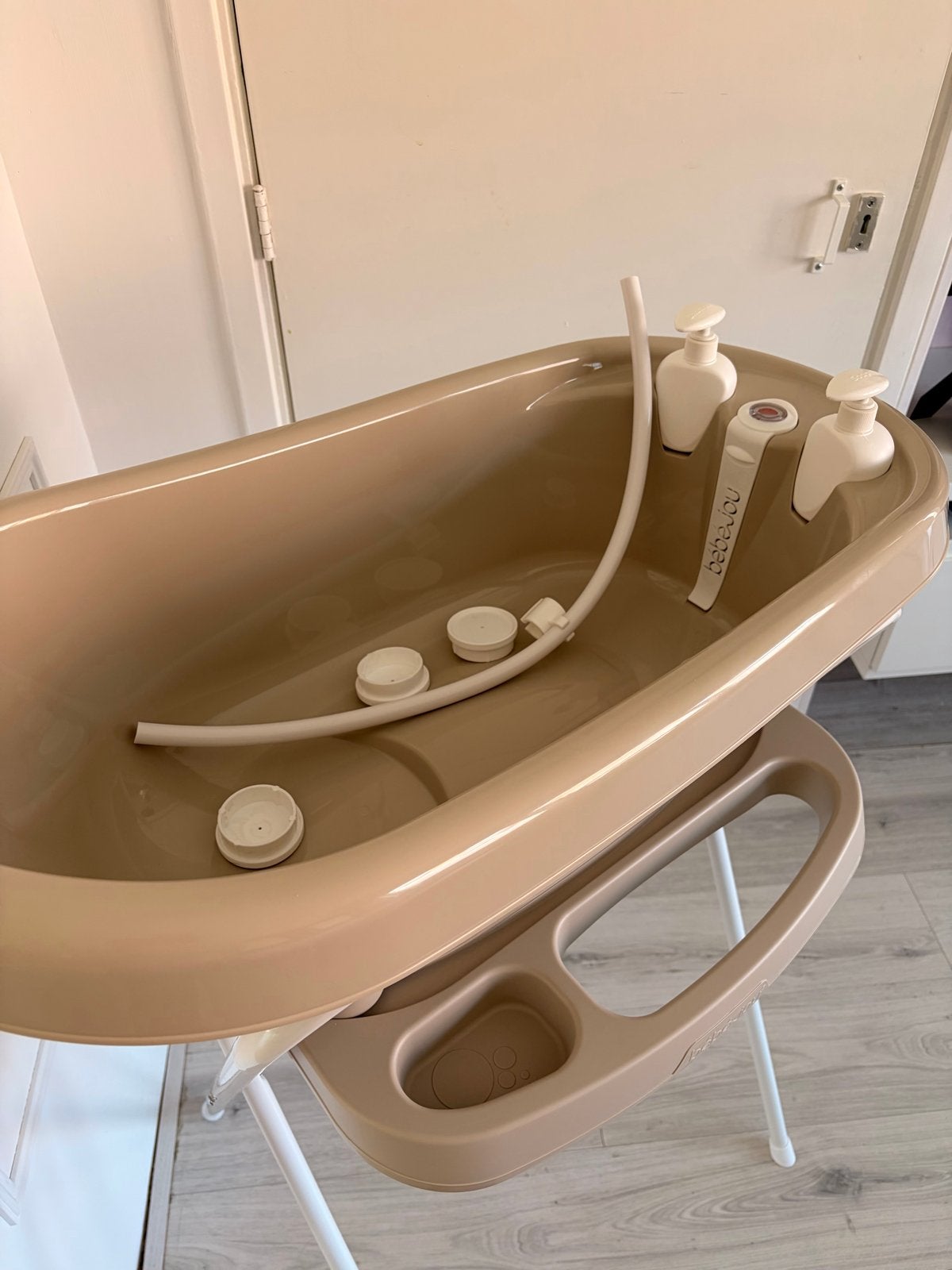 Bébé-jou babybadje met standaard, Ophalen, Zo goed als nieuw, Badje, Bébé-jou