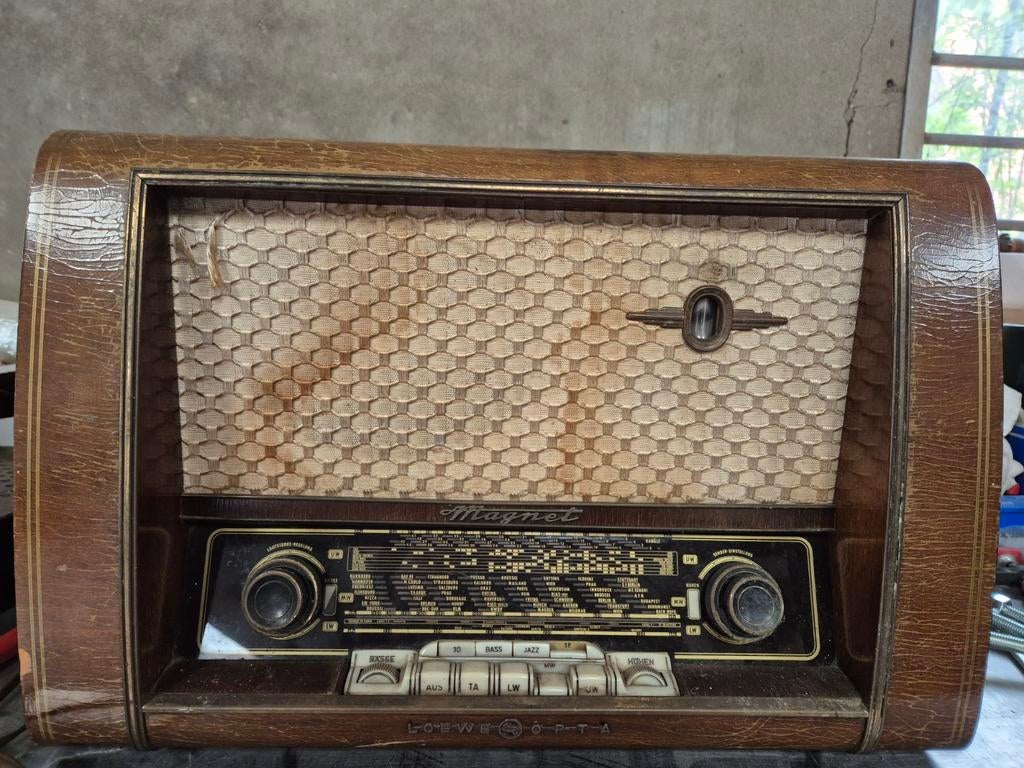 Loewe Opta Magnet buisradio - opknapper/decoratie/onderdelen, Ophalen of Verzenden, Niet werkend, Radio