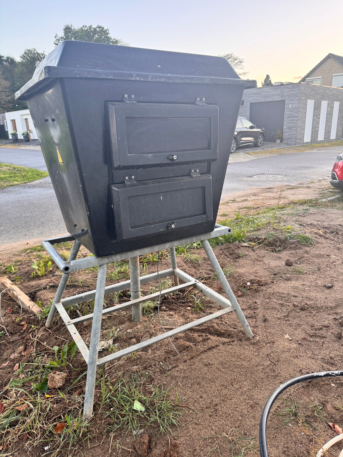 Stroomkast en waterput (in prima staat), Ophalen, Gebruikt