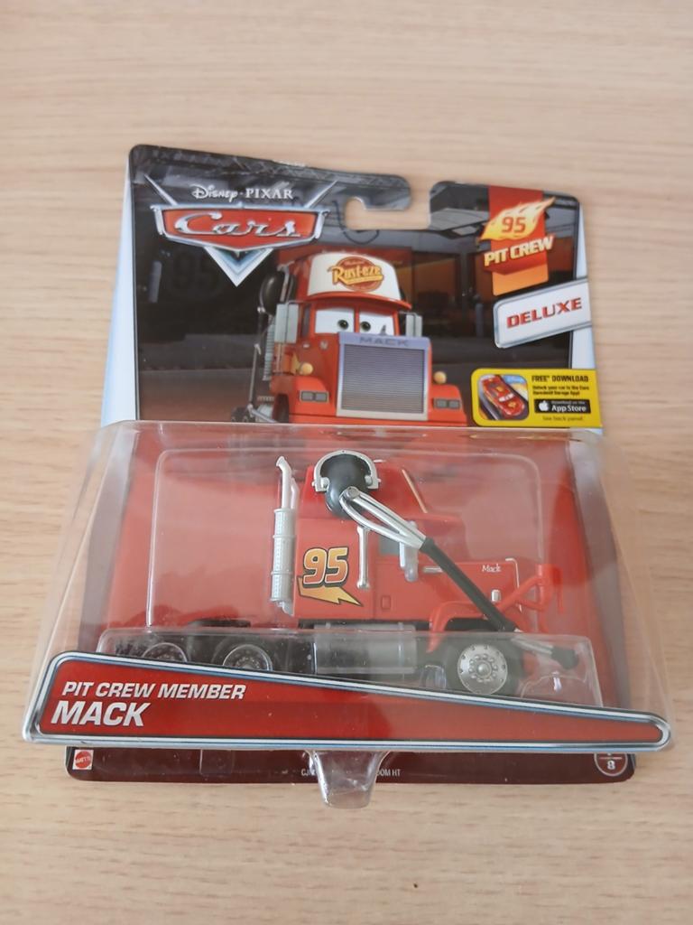 Disney Cars 1 , pitcrew Mack met headset & cans 2014, Ophalen of Verzenden, Nieuw