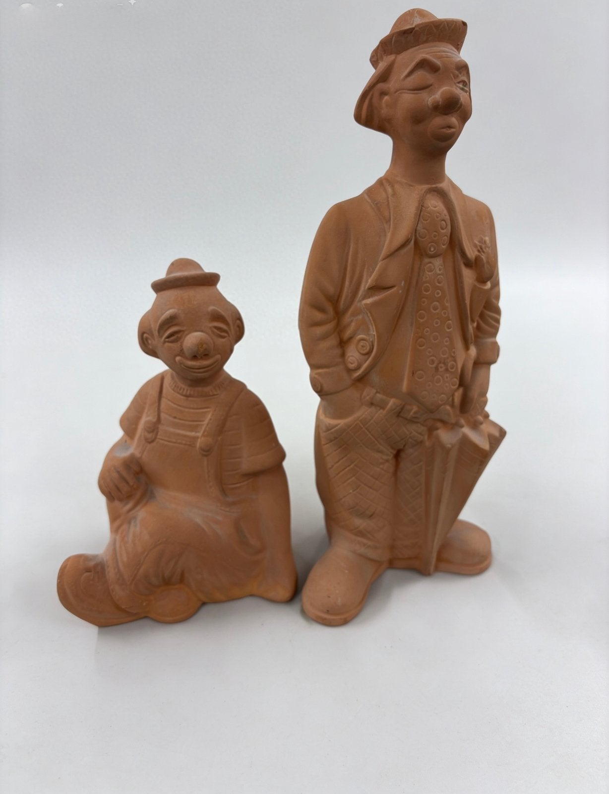 Twee terracotta clown beeldjes, Ophalen, Zo goed als nieuw, Overige typen