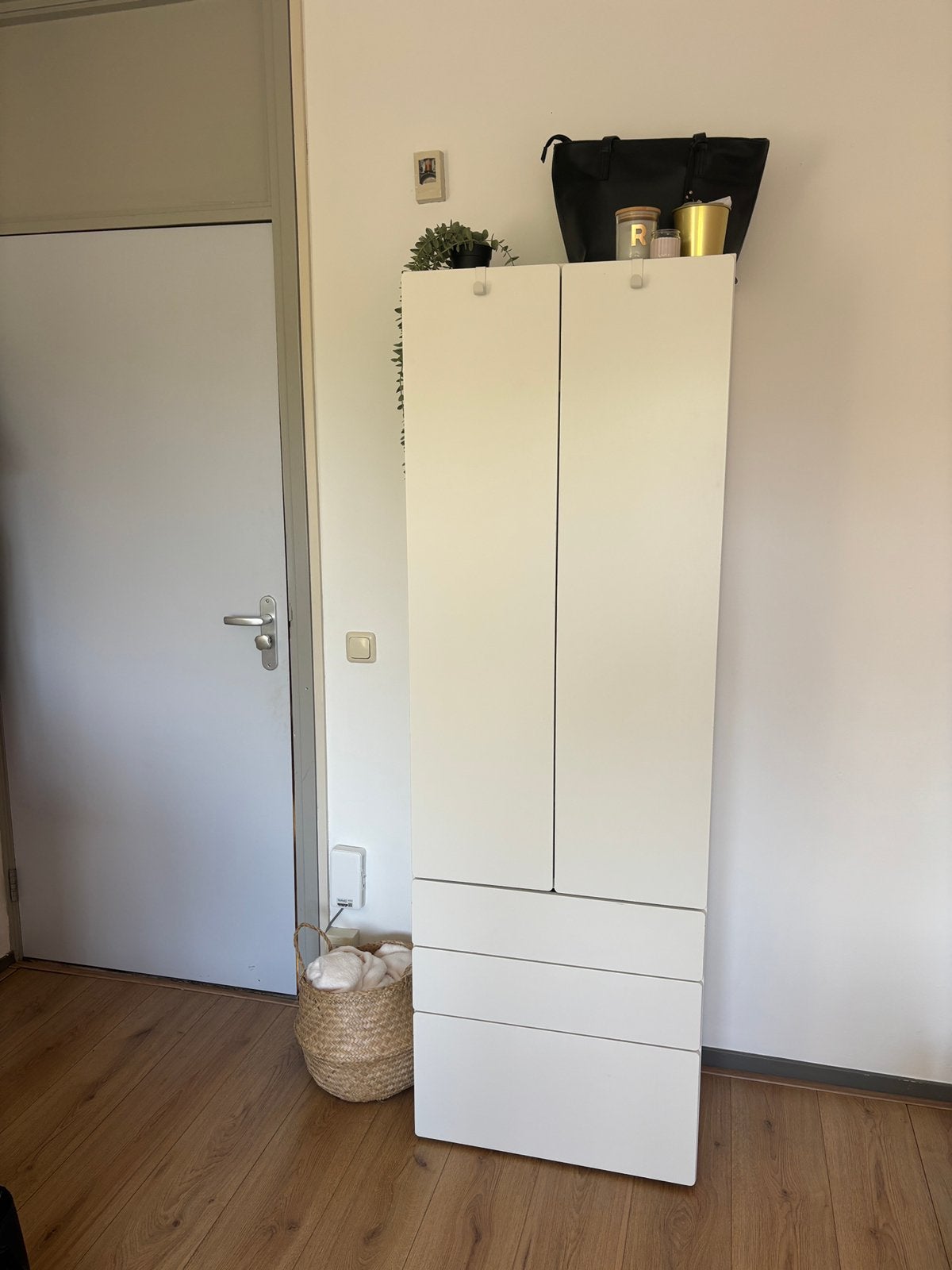 Kledingkast gemonteerd, Ophalen, 50 tot 100 cm, 150 tot 200 cm, 25 tot 50 cm
