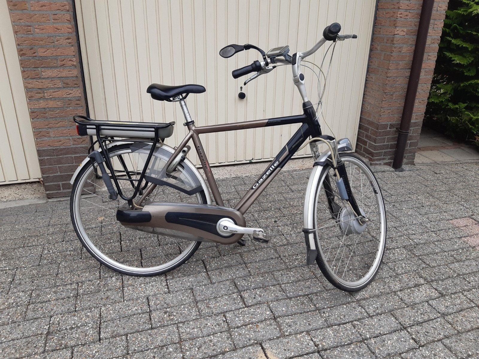 Gazelle Innergy elektrische herenfiets met voorwielmotor, Ophalen, Gebruikt, 51 tot 55 cm, 50 km per accu of meer
