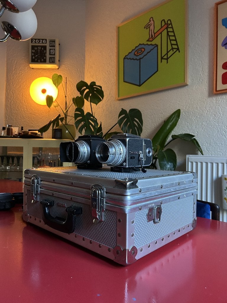 2x Hasselblad 500c van John Herstein en Carry Gisbertz, Ophalen, Gebruikt, Spiegelreflex, Overige Merken