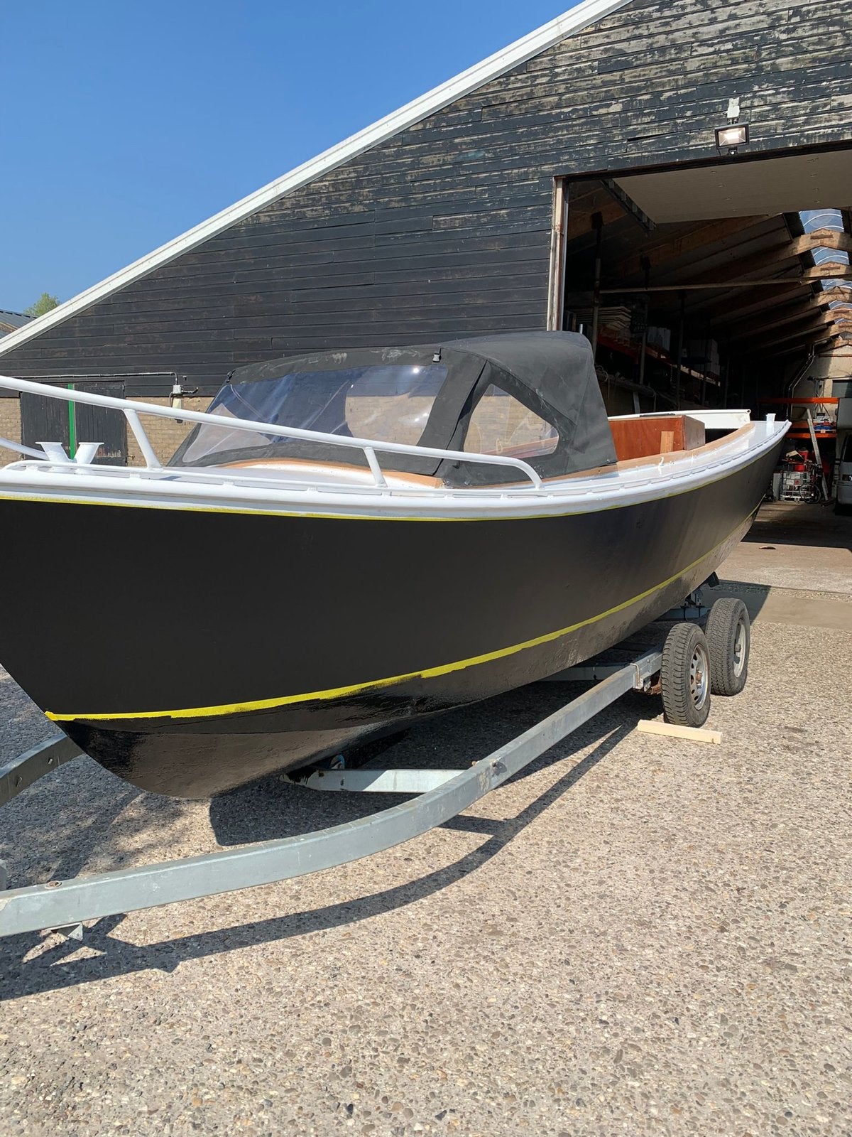 Ruime stalen sloep met zwemplateau, suzuki 15pk, Watersport en Boten, Ophalen of Verzenden, Gebruikt, Zwemtrap/-plateau