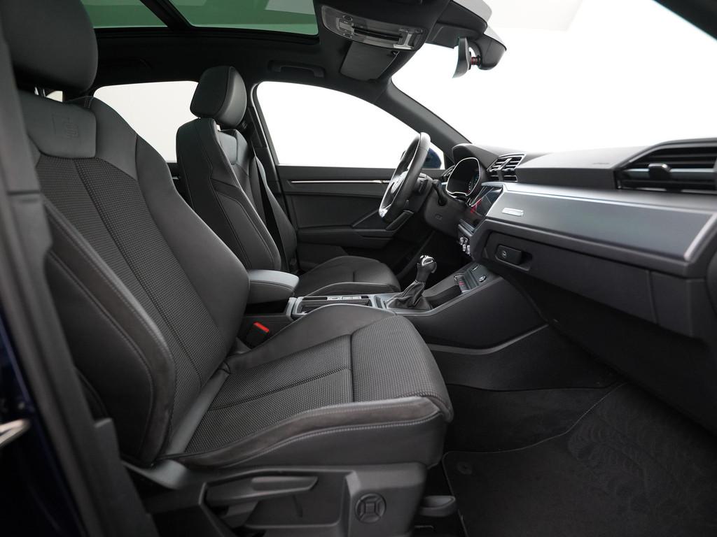 Audi Q3 45 TFSIe S Line | Panoramadak | MMI Navigatie plus |, 12 maanden, Gebruikt, Blauw, Leder en Stof