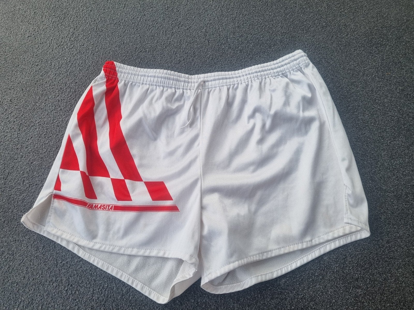 Masita vintage short. Maat L, Maat 52/54 (L), Wit, Ophalen of Verzenden, Zo goed als nieuw