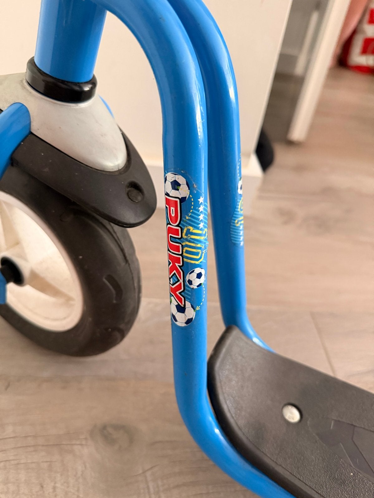 Puky step blauw met voetbalstickers, Fietsen en Brommers, Steps, Ophalen, Gebruikt, Gewone step