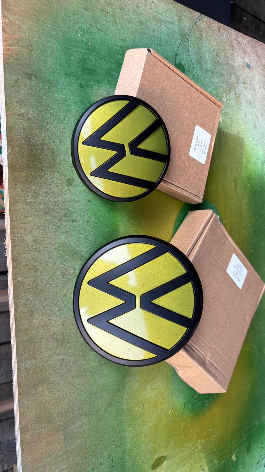 Golf 8 logo’s limeyellow mat zwart (LL1W), Ophalen of Verzenden, Nieuw, Voor, Bumper