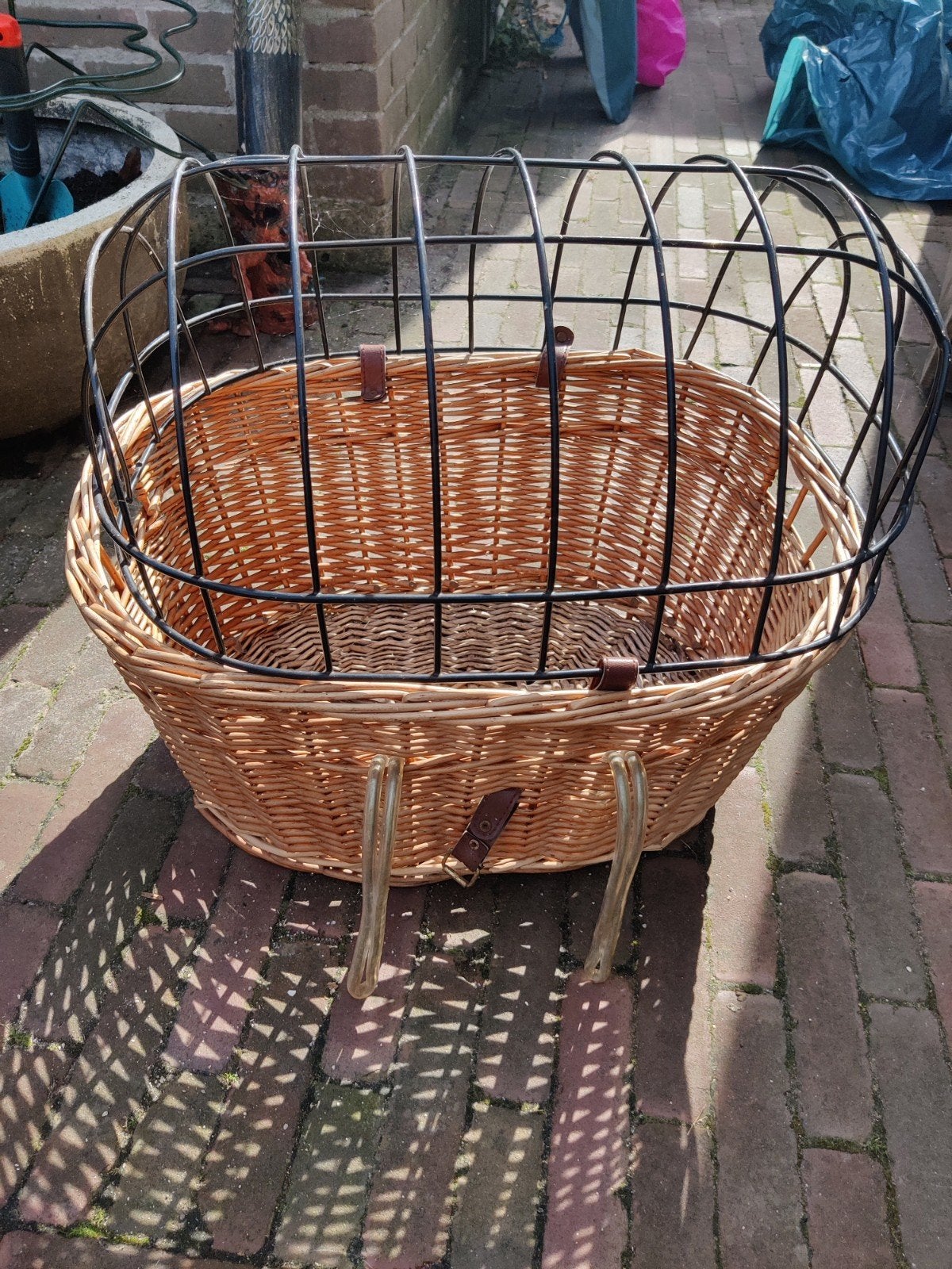 Rotan fietsmand met metalen koepel voor huisdier, Ophalen, Gebruikt, Fietsmand